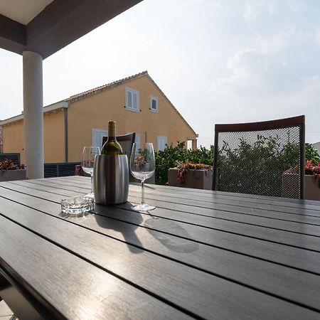 Apartman Monti Zadar Bagian luar foto